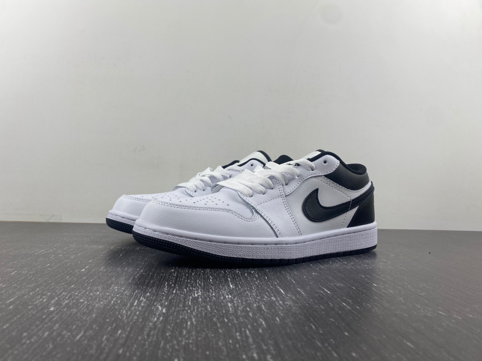air jordan 1 low white black 553558-132