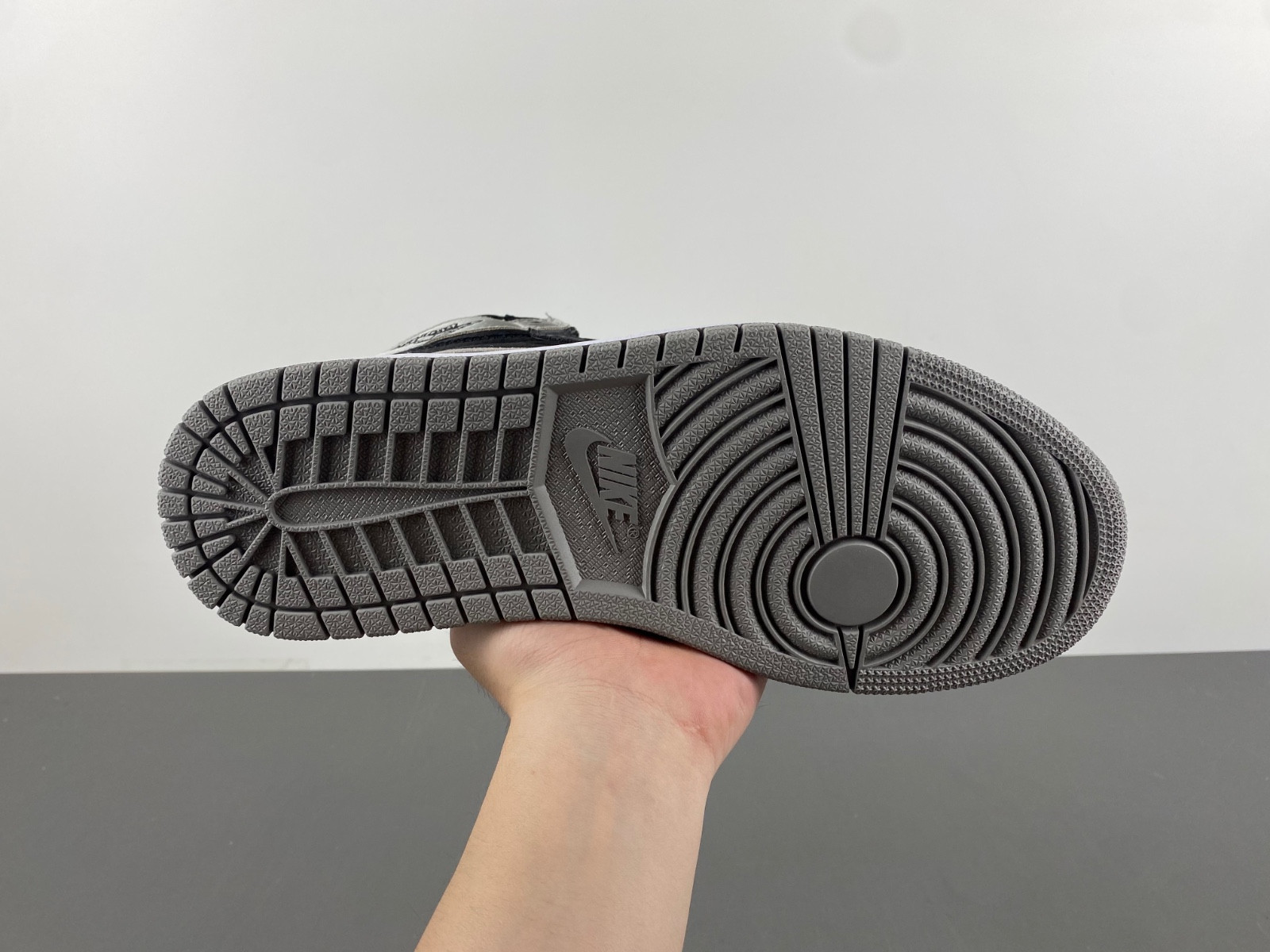 Air Jordan 1 High OG WMNS “Satin Shadow” FD4810-010