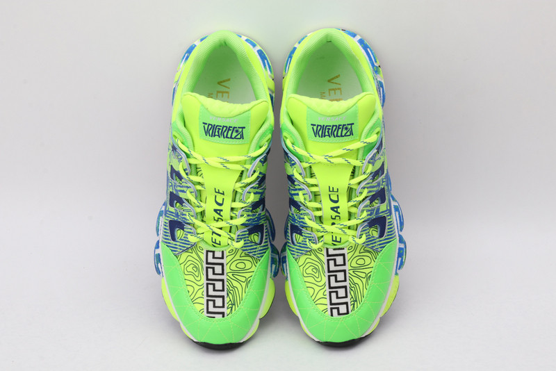 vs chain reaction sneakers