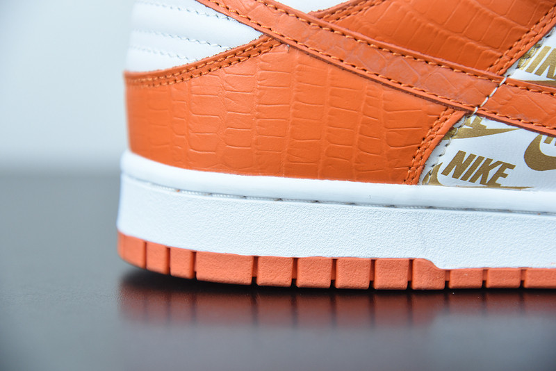 nike sb dunk low S*p*e x nike orange dh3228-181