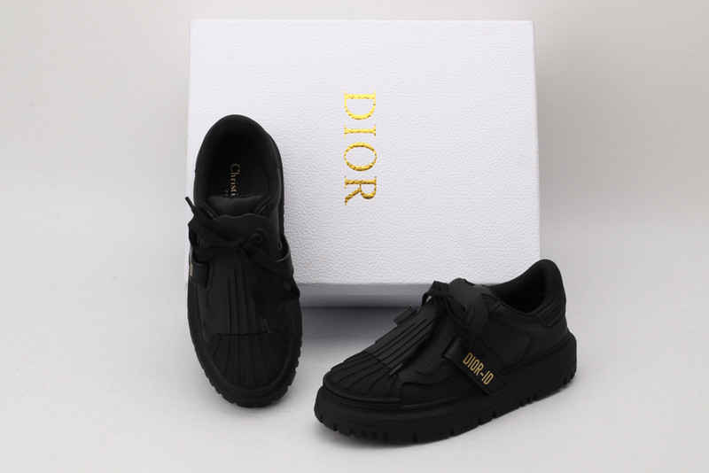 dio* sneaker