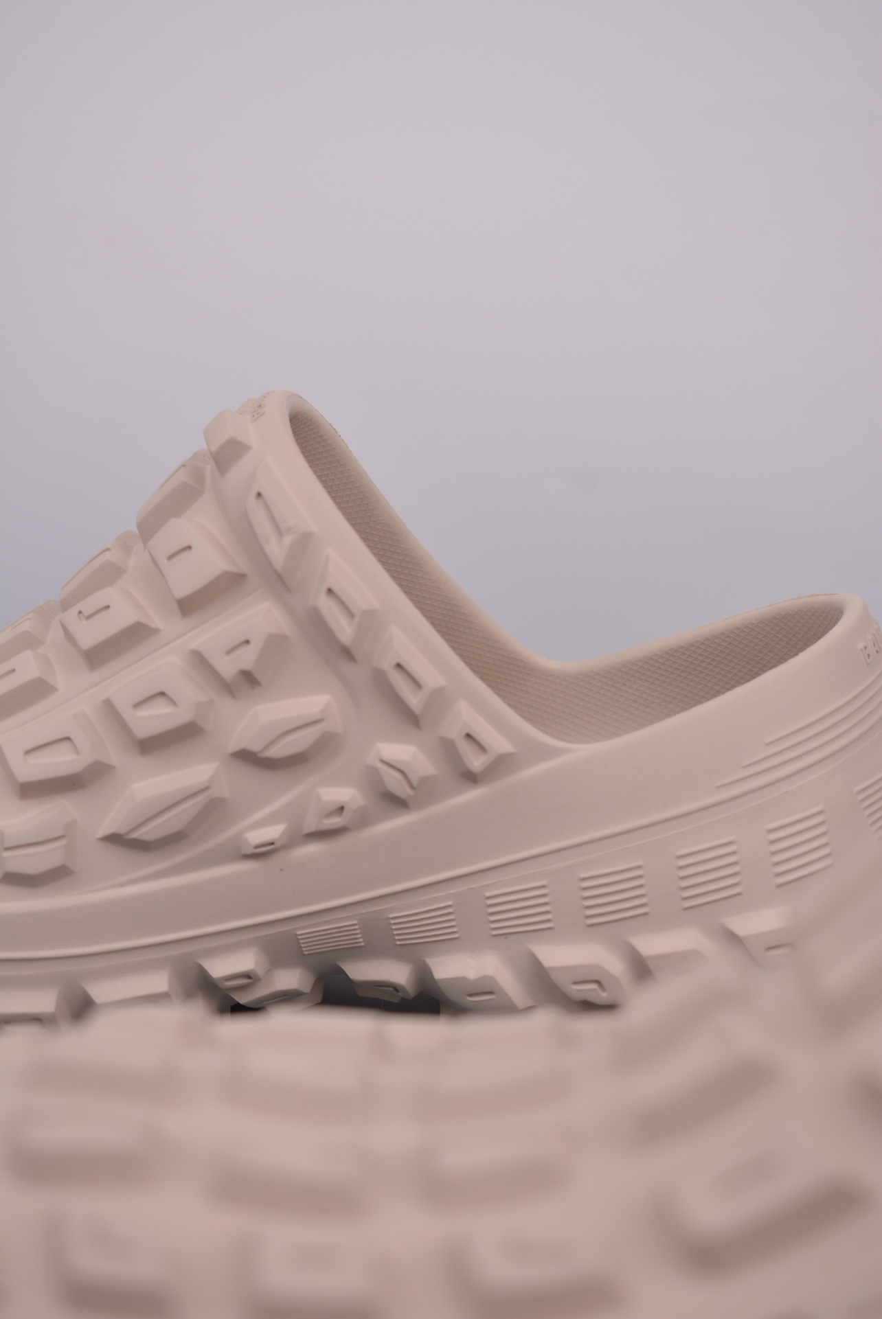 Ba*len*cia*ga defender slip-on clogs