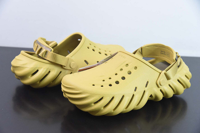 Cr*0*s echo clog desert grass