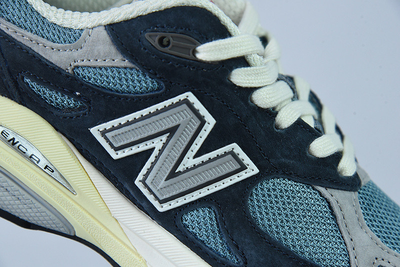 new balance sneaker