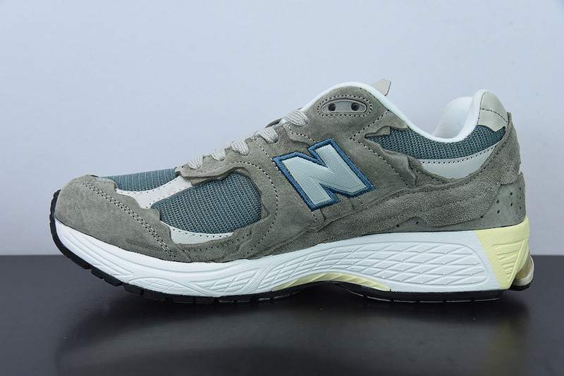 new balance sneaker