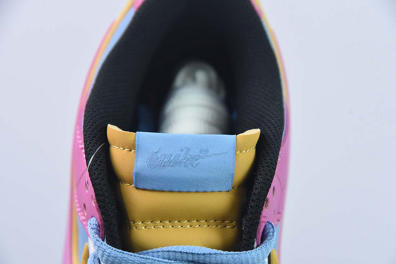 nike sb dunk low pink blue white black zd2356-153